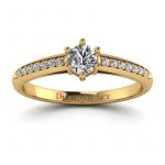 Klasycznie piękny - Pierścionek zaręczynowy z żółtego złota z diamentami