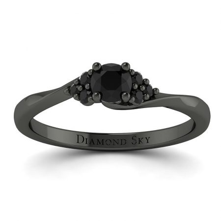 Nieskończony blask - Pierścionek zaręczynowy z czarnego złota z czarnymi diamentami - Diamond Sky